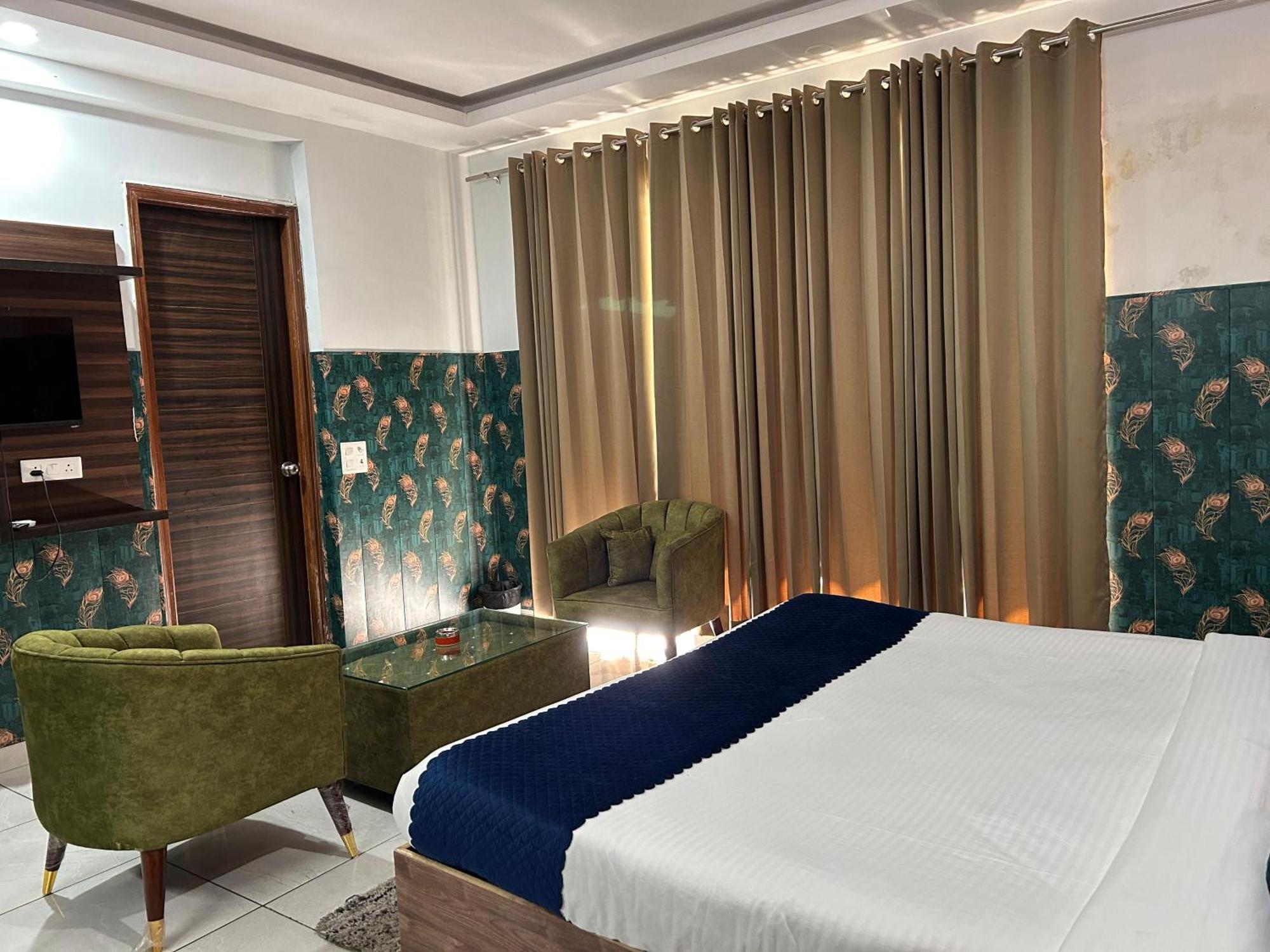 Tanvi Premium Residency-Close To Artemis, Medanta & Fortis คูร์เคาน์ ภายนอก รูปภาพ