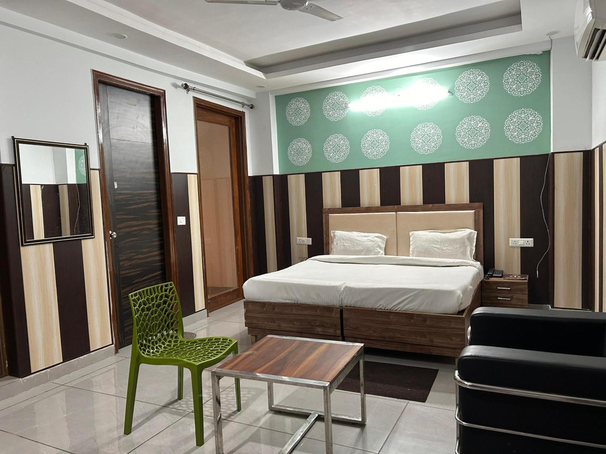 Tanvi Premium Residency-Close To Artemis, Medanta & Fortis คูร์เคาน์ ภายนอก รูปภาพ